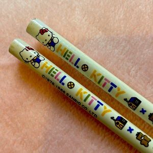 Hello Kitty Hair Sticks 😻🥢